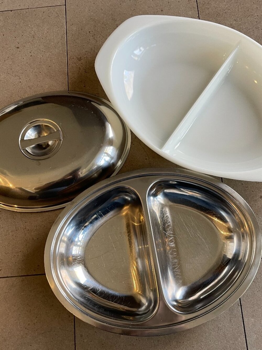 RARE 3 piece 60s Milkglass Pyrex Oval Divided dish w/ steel insert and lid